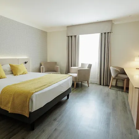 Brandon Hall Hotel & Spa Warwickshire-3
